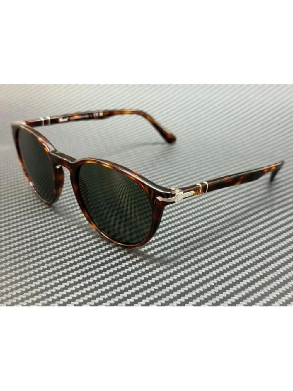 New Persol Men  Sunglasses --145. LENSES COLOR: Green. ITEM CONDITION :New. UPC: